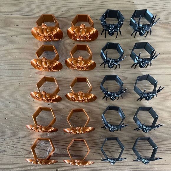 Halloween Napkin Rings (Set of 20)  10 Black Spiders 10 Copper Jack-o'-Lanterns - Picture 6 of 7
